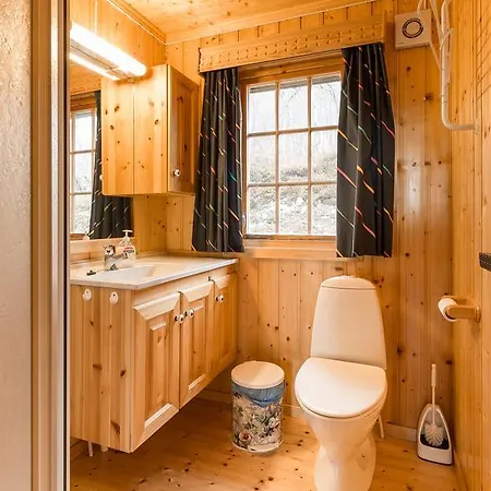 Holiday home Sjafram